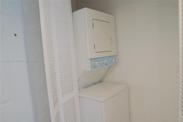 10865 SW 112th Ave 203, Miami, FL 33176