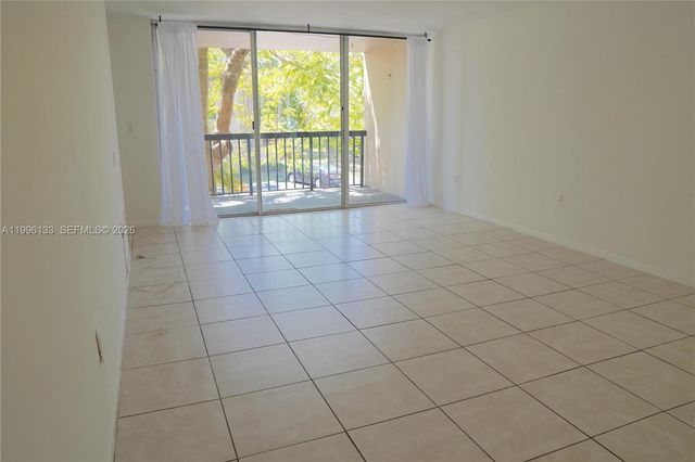 10865 SW 112th Ave 203, Miami, FL 33176