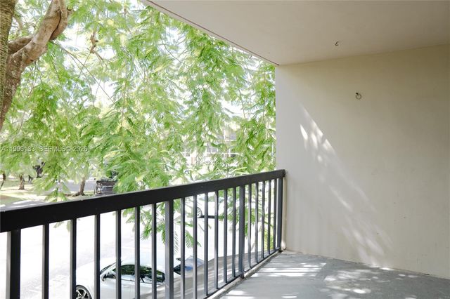 10865 SW 112th Ave 203, Miami, FL 33176