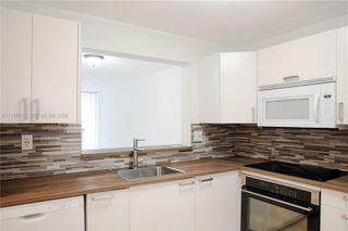 10865 SW 112th Ave 203, Miami, FL 33176