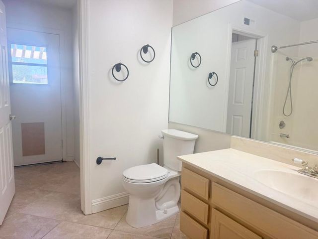 43586 Virginia Avenue, Palm Desert, CA 92211