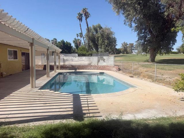 43586 Virginia Avenue, Palm Desert, CA 92211