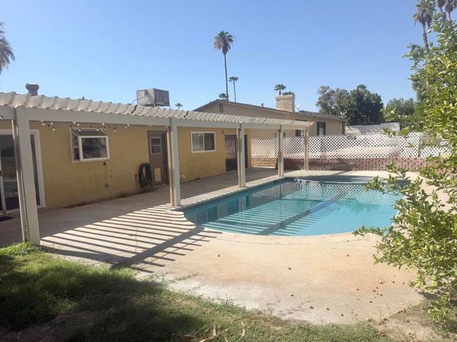 43586 Virginia Avenue, Palm Desert, CA 92211