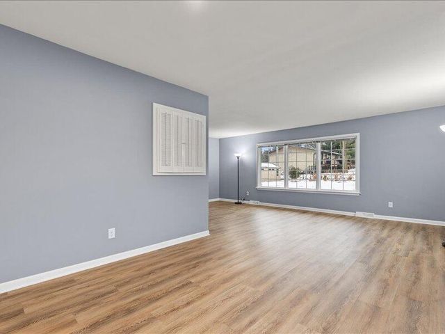 5375 S Allenwood LANE, Hales Corners, WI 53130