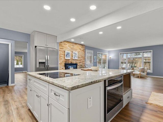 5375 S Allenwood LANE, Hales Corners, WI 53130