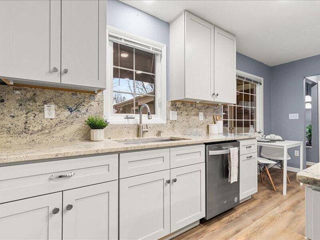 5375 S Allenwood LANE, Hales Corners, WI 53130