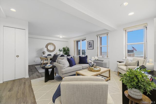 2 Richmond Road 4A, Lido Beach, NY 11561