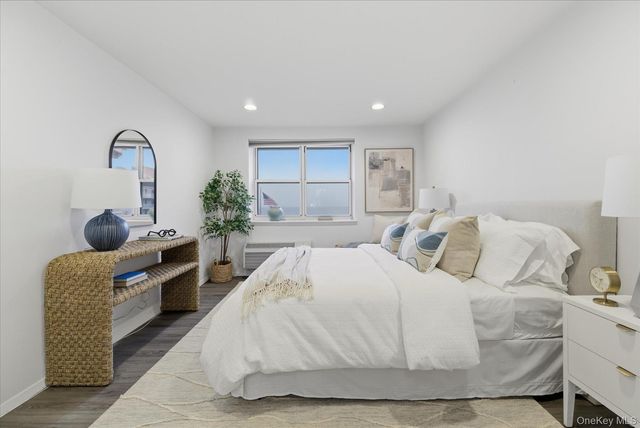 2 Richmond Road 4A, Lido Beach, NY 11561