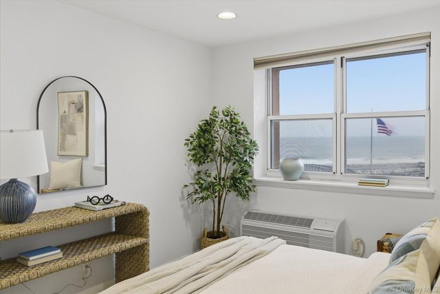 2 Richmond Road 4A, Lido Beach, NY 11561