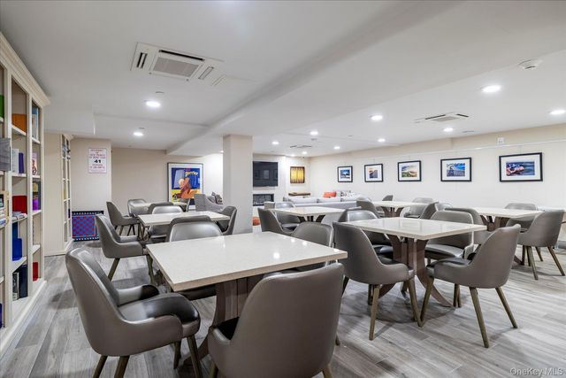 2 Richmond Road 4A, Lido Beach, NY 11561