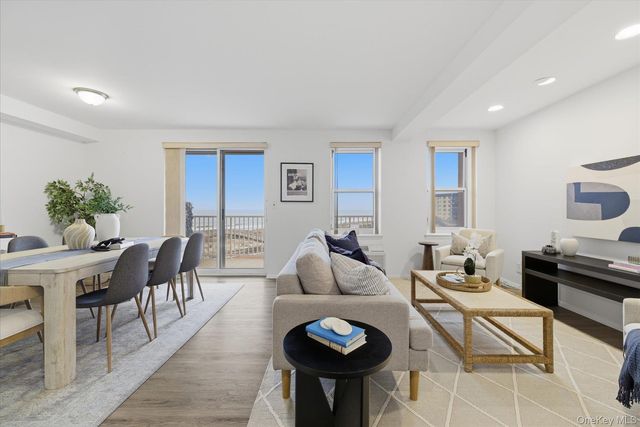 2 Richmond Road 4A, Lido Beach, NY 11561