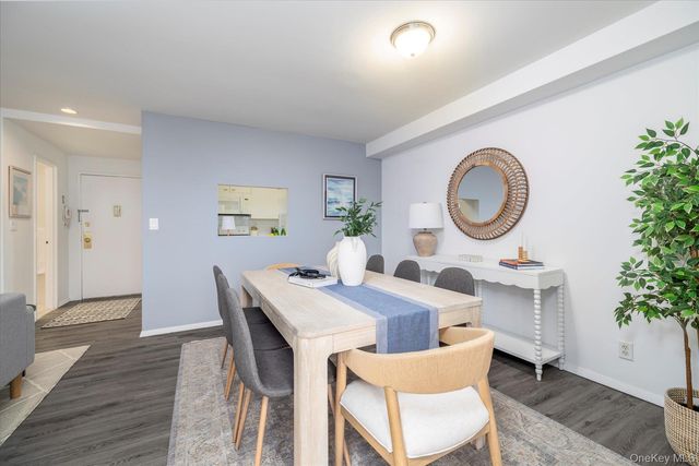 2 Richmond Road 4A, Lido Beach, NY 11561