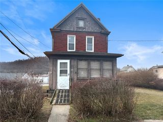 901 Broadway Ave, E Butler Boro, PA 16029