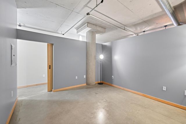 720 4th Street N 310, Minneapolis, MN 55401