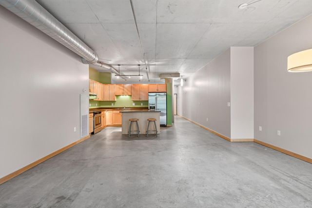 720 4th Street N 310, Minneapolis, MN 55401