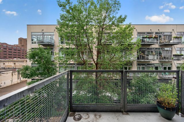 720 4th Street N 310, Minneapolis, MN 55401
