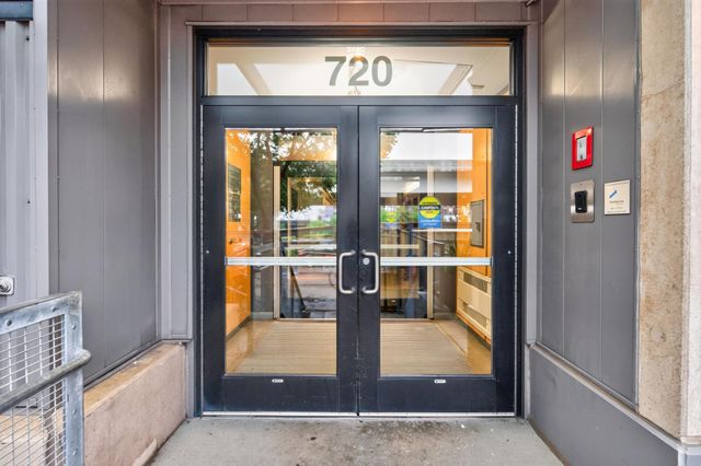 720 4th Street N 310, Minneapolis, MN 55401
