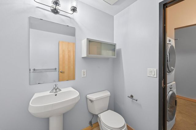 720 4th Street N 310, Minneapolis, MN 55401