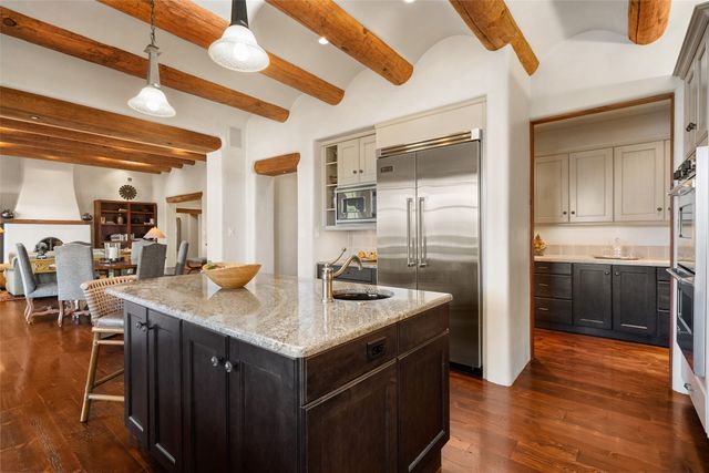 7 Calle Venado, Santa Fe, NM 87506