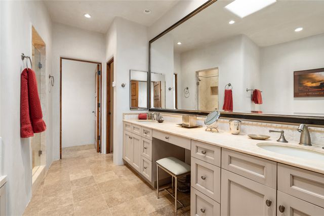 7 Calle Venado, Santa Fe, NM 87506