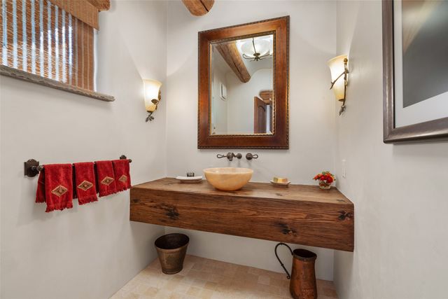 7 Calle Venado, Santa Fe, NM 87506