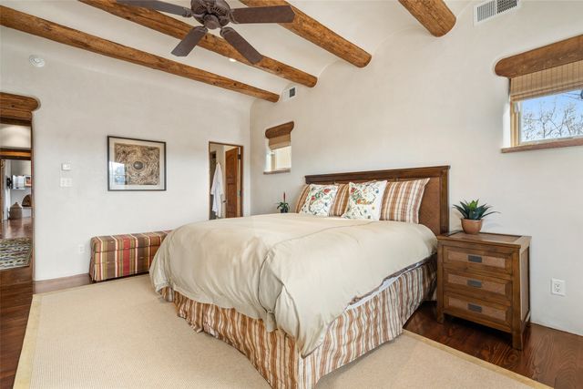 7 Calle Venado, Santa Fe, NM 87506