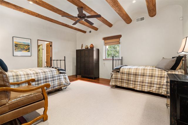 7 Calle Venado, Santa Fe, NM 87506