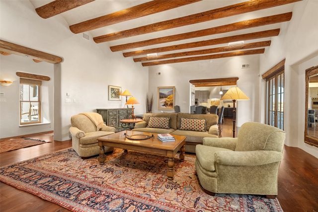 7 Calle Venado, Santa Fe, NM 87506