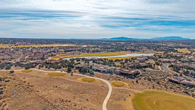 7 Calle Venado, Santa Fe, NM 87506