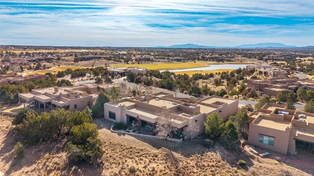 7 Calle Venado, Santa Fe, NM 87506