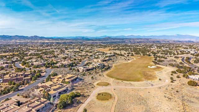 7 Calle Venado, Santa Fe, NM 87506