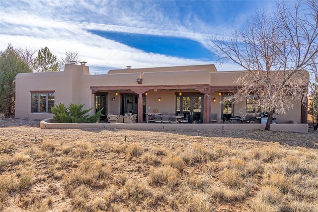 7 Calle Venado, Santa Fe, NM 87506