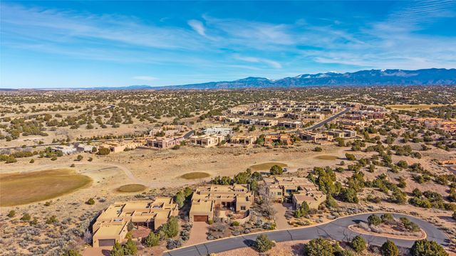 7 Calle Venado, Santa Fe, NM 87506