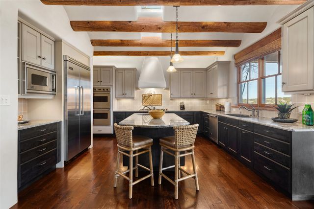 7 Calle Venado, Santa Fe, NM 87506