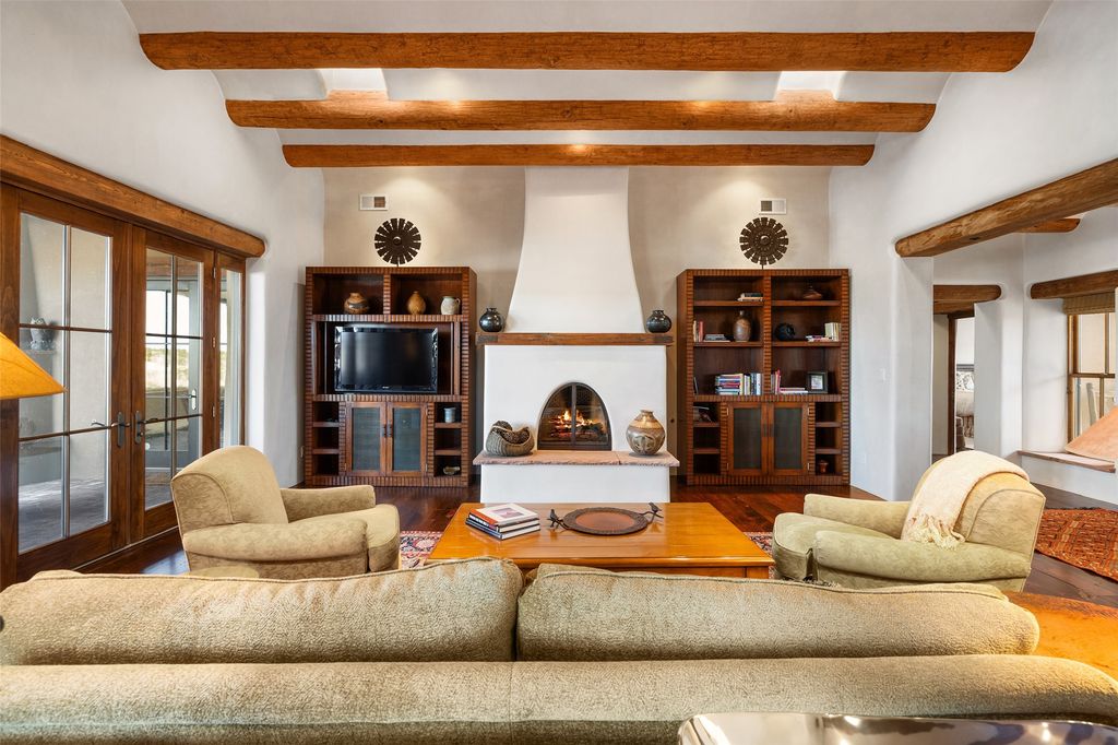 7 Calle Venado, Santa Fe, NM 87506