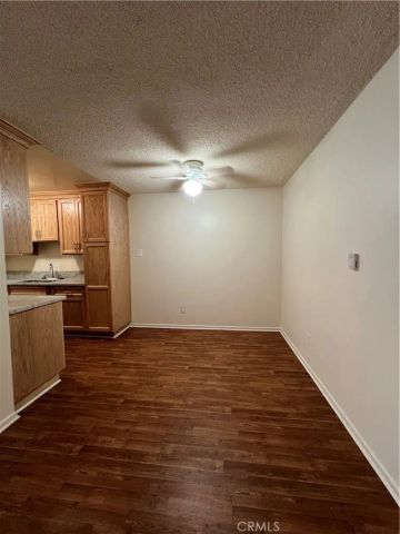 535 E Hazel 6, Inglewood, CA 90302