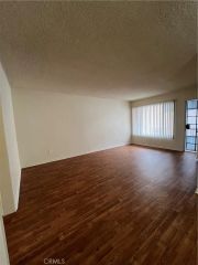 535 E Hazel 6, Inglewood, CA 90302