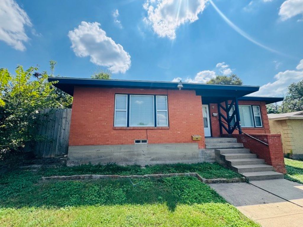 2734 W Jefferson Boulevard, Dallas, TX 75211