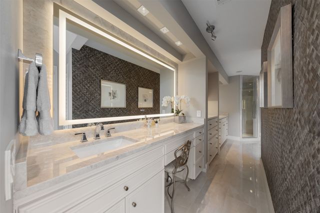 16037 Chalfont Circle, Dallas, TX 75248