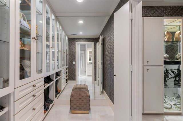 16037 Chalfont Circle, Dallas, TX 75248