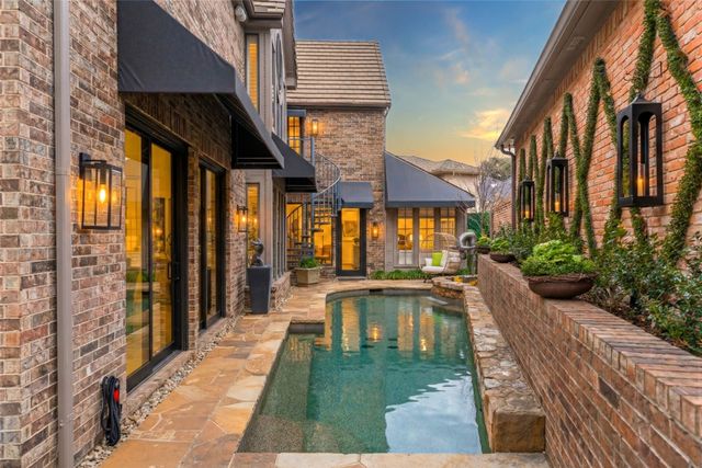 16037 Chalfont Circle, Dallas, TX 75248