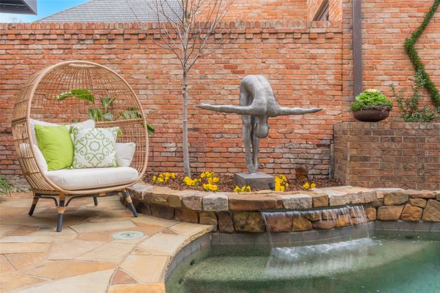 16037 Chalfont Circle, Dallas, TX 75248