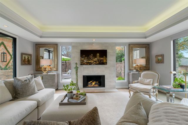 16037 Chalfont Circle, Dallas, TX 75248