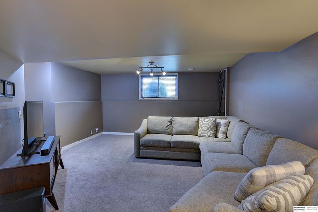 6310 N 108th Avenue Circle, Omaha, NE 68164