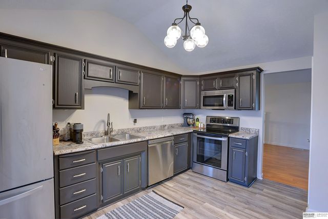 6310 N 108th Avenue Circle, Omaha, NE 68164