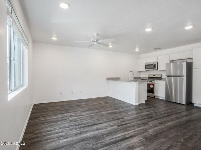 12570 N COTTON Lane 103940, Surprise, AZ 85388