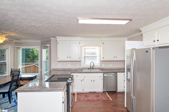 313 Shagbark Circle, Simpsonville, SC 29680