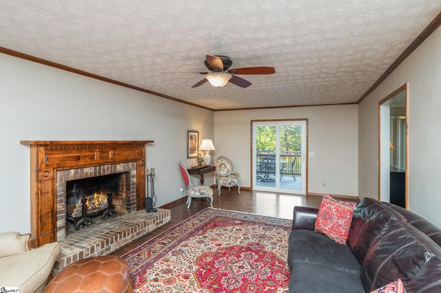 313 Shagbark Circle, Simpsonville, SC 29680