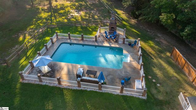 313 Shagbark Circle, Simpsonville, SC 29680
