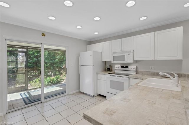 731 Elkcam CIR B113, Marco Island, FL 34145